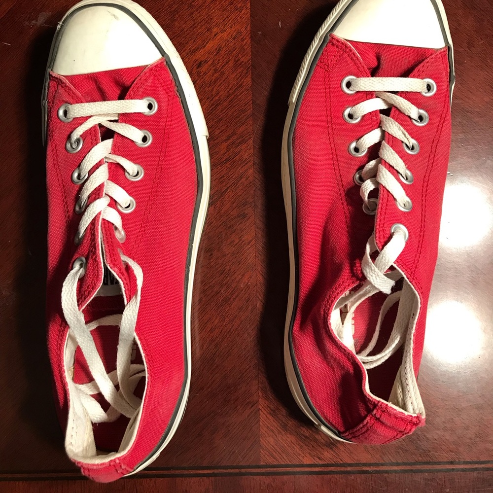 Red All Star Converse Low SZ 8 Men’s, SZ 10 Women
